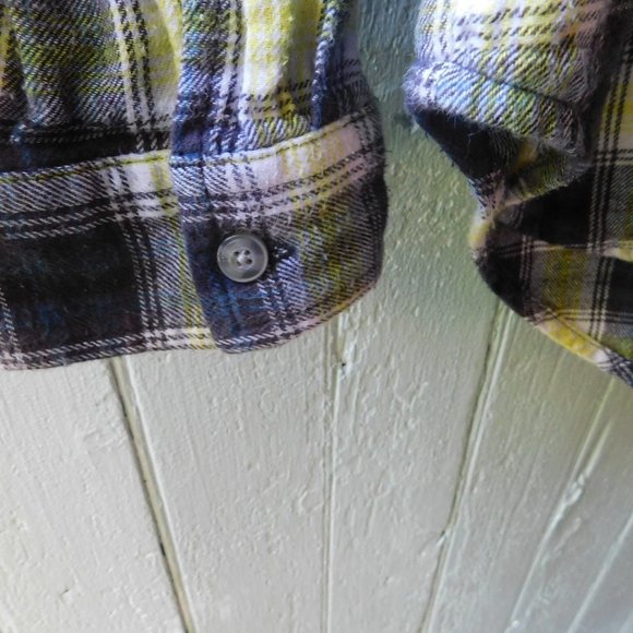 🍎 Vintage Fall Flannel - Picture 10 of 10